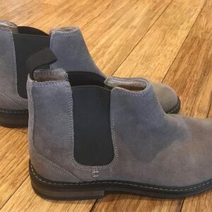 VIONIC beige boots